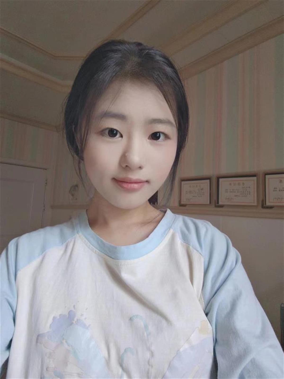 图为微电子科学与工程专业李灿.jpg 图为微电子科学与工程专业李灿.jpg